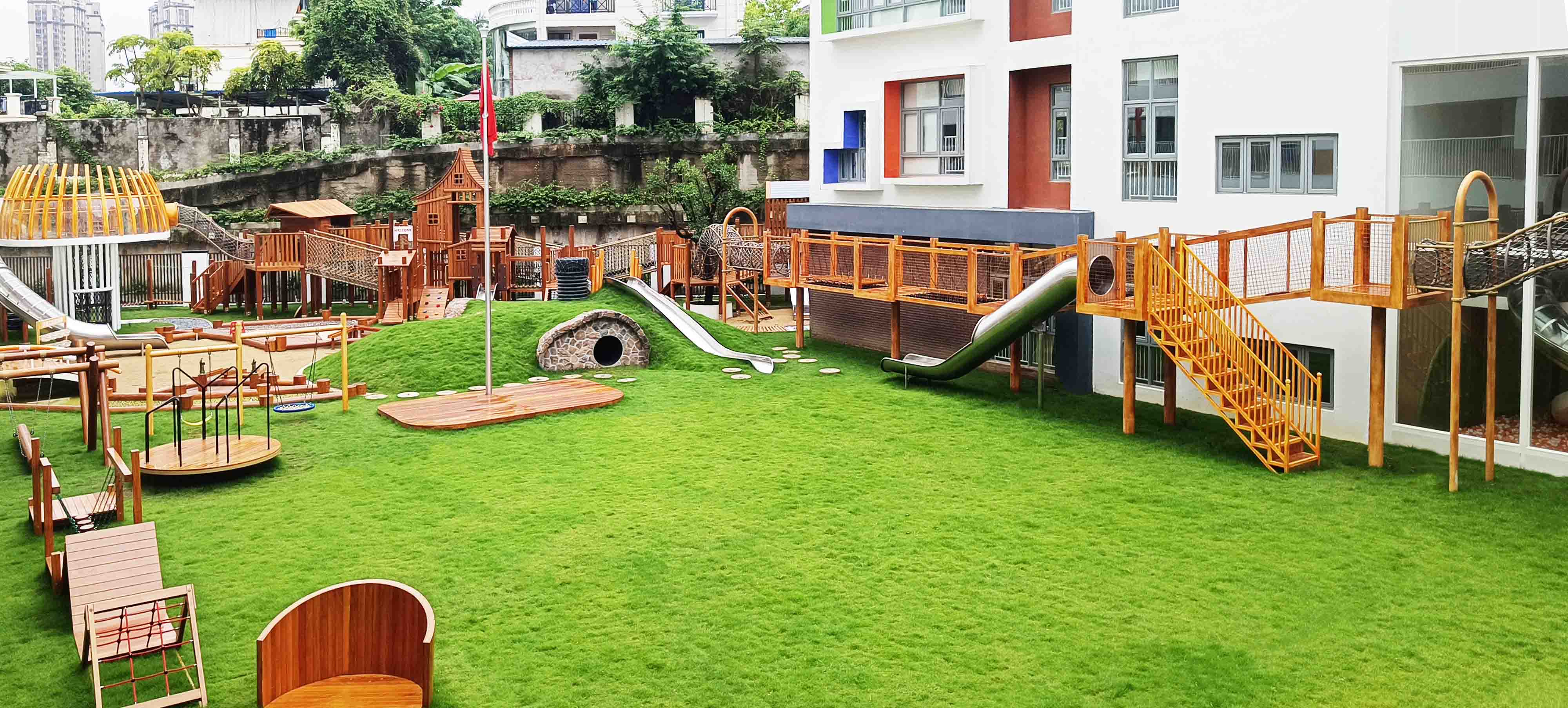 幼儿园户外游乐设施.jpg