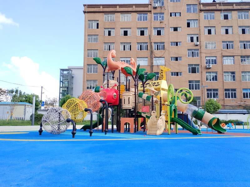 乐清市虹桥镇溪西工业园儿童游乐设施落地案例：动物主题无动力乐园点亮园区公共空间